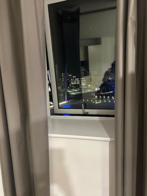 Mediacity Studio Apartment Salford-Quays Manchester Bagian luar foto